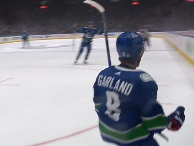 Canucks’ Garland shows nifty finish off bouncing saucer feed from Pettersson