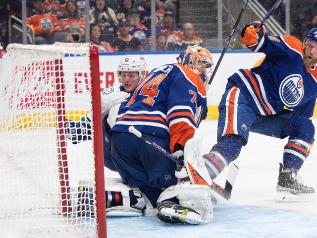 Goaltenders simply have to stop more pucks for Oilers