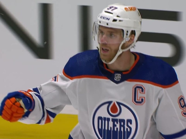 Gotta See It: McDavid does a spin-o-rama on his knees and converts mind-boggling breakaway