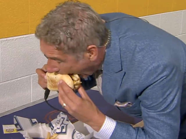 Oilers broadcaster Gene Principe gives hilarious mid-game hot dog review