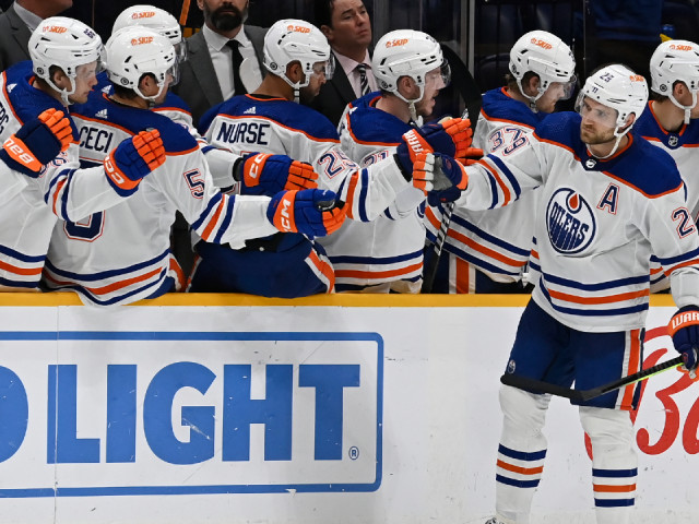 Draisaitl stars as Oilers beat Predators for first win of season