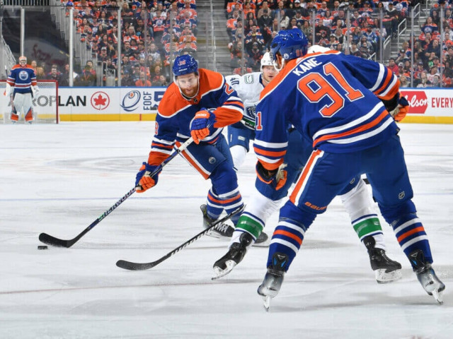 Lowetide: Edmonton Oilers’ slow start exacerbated by limited options, denial