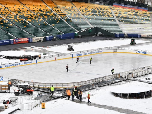 Commonwealth Stadium now an ice rink for Oilers-Flames Heritage Classic