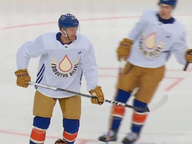 What are the chances Connor McDavid plays for the Oilers in the Heritage Classic?