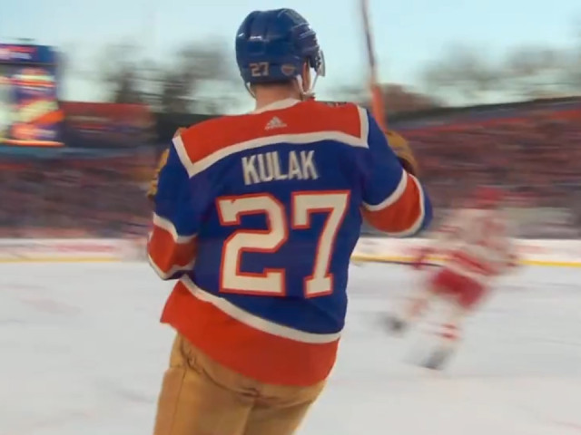 Oilers’ Kulak buries rebound to open scoring in 2023 Heritage Classic vs. Flames