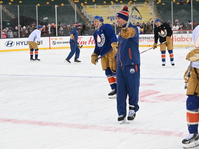 Edmonton Oilers’ Connor McDavid ‘game-time decision’ for Heritage Classic