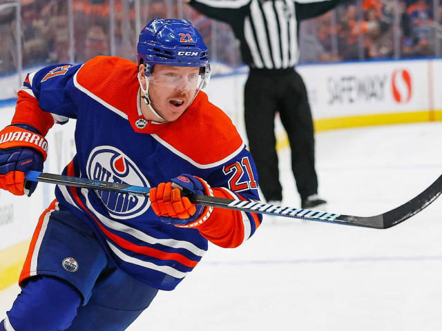 Edmonton Oilers place forward Adam Erne on waivers