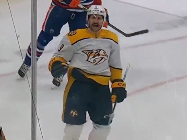 Predators’ Forsberg answers with a gorgeous wraparound goal in just 25 seconds to tie it