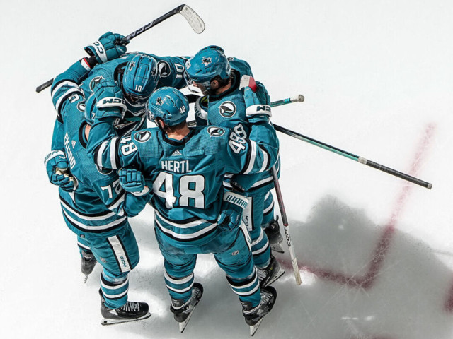 Sharks edge Flyers to secure 1st win of season