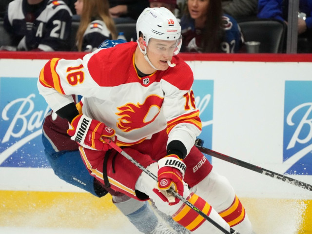 NHL Rumour Roundup: Latest on Flames’ Zadorov, Panthers pursuing Kane