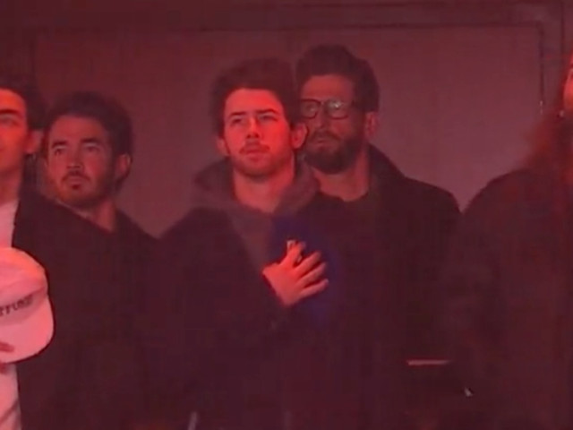 Jonas Brothers surprise Oilers fans by staying an extra day to watch game