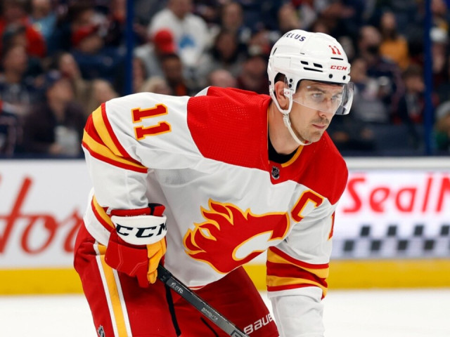 Saturday Headlines: Flames captain Backlund wants team to end the noise