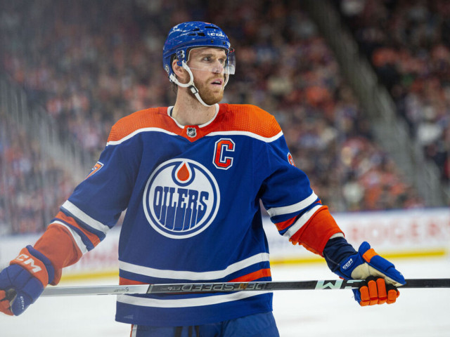 Hart Trophy odds update: McDavid slightly favored in wide-open race