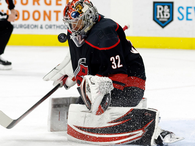 Hurricanes’ Raanta exits game vs. Oilers for precautionary reasons