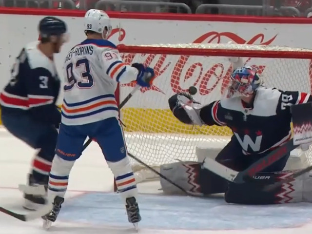 Oilers’ Nugent-Hopkins displays unreal patience before batting puck into net out of mid-air