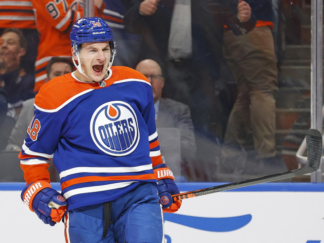 Oilers blow Hurricanes away