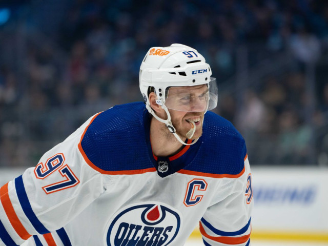 What it was like living with a rookie Connor McDavid