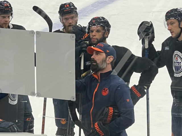 Edmonton Oilers deploy new look lines at Sunday practice