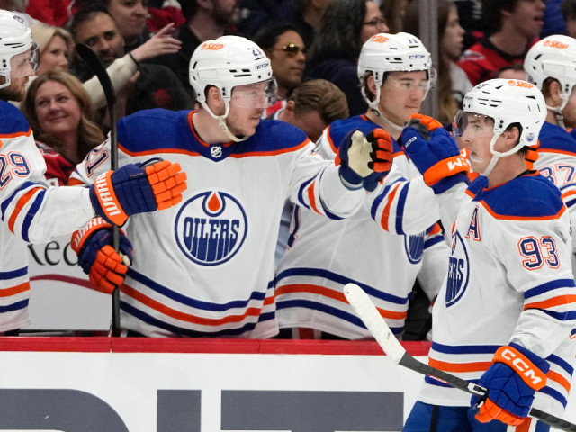 Oilers Notebook: Why being on the road around the holidays isn’t all bad