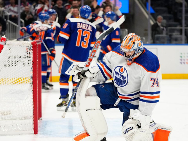 Islanders score three unanswered in second to take down Oilers