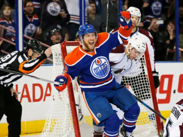 On this day in 2014, the Oilers acquire forward Derek Roy from Predators