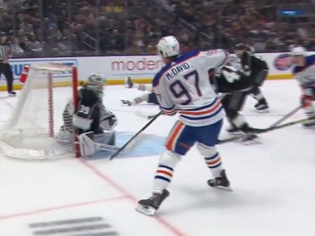 Oilers’ McDavid roofs from tough angle for powerplay marker vs. Kings