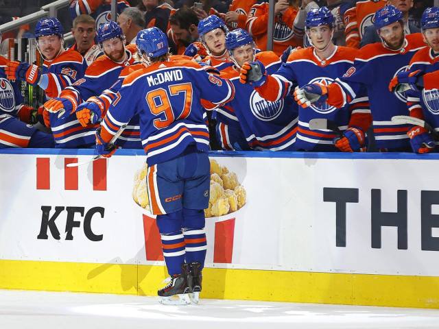 Edmonton Oilers’ Connor McDavid becomes fifth-fastest player to reach 900 points