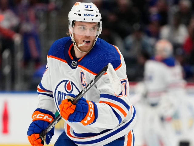 Oilers’ McDavid, Knoblauch vent frustration after lengthy offside review