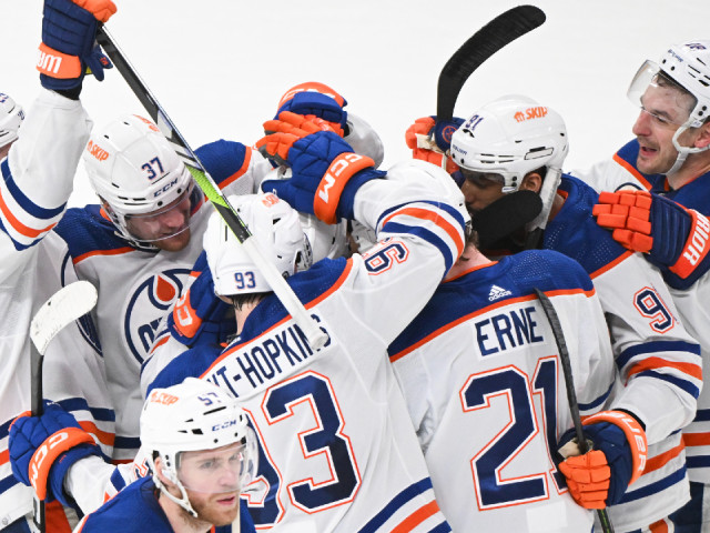 Bouchard scores in OT as Oilers beat Canadiens for 10th straight win