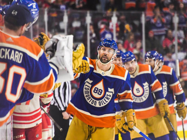 Oilers win 13th straight, most by Canadian team in NHL history