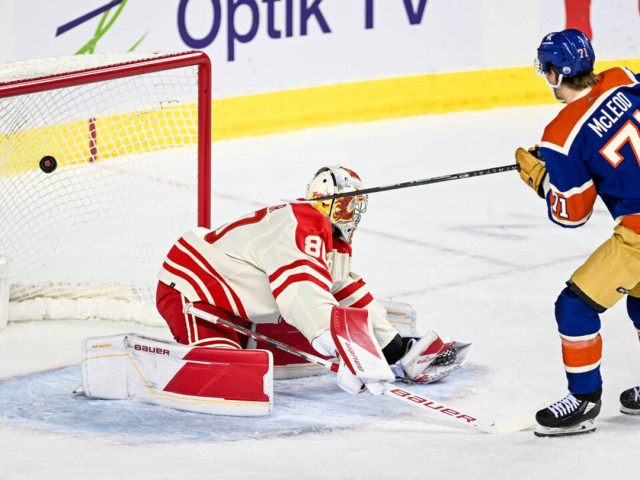 Oilers edge Flames to set Canadian-team win streak record