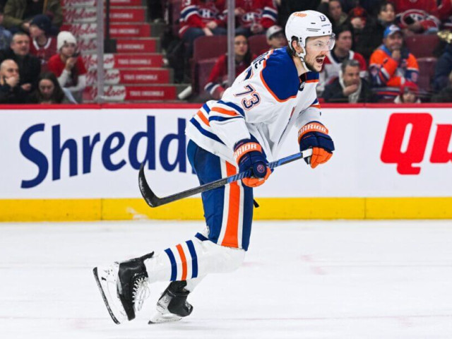 Lowetide: Why Oilers defenceman Vincent Desharnais’ next contract could be bigger than expected