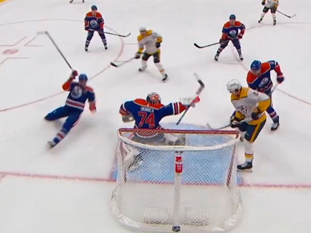 Oilers’ Skinner stretches out for sweet blocker save on Predators’ Evangelista