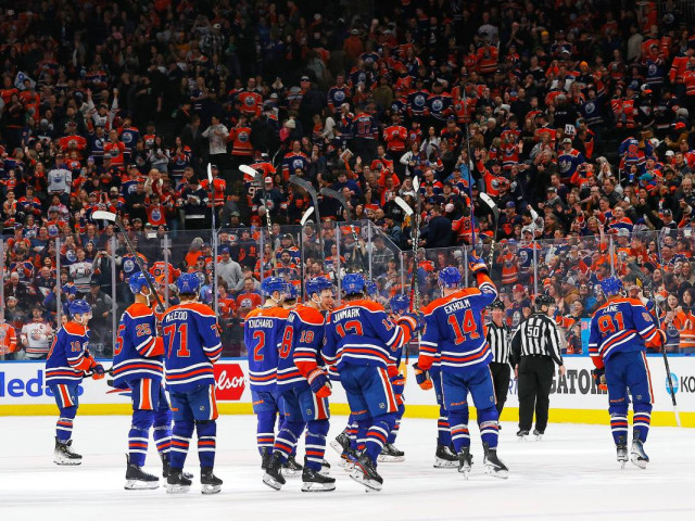 Edmonton Oilers’ 16th straight win ties record for second longest streak in NHL history