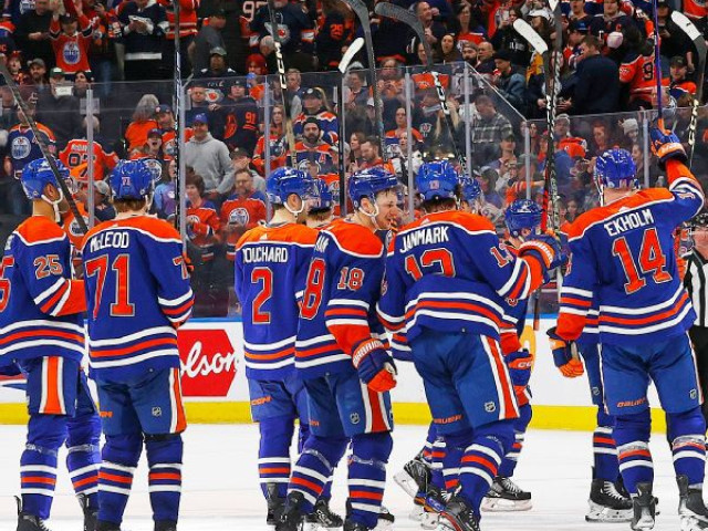 'Keep it going': Oilers eye history, win 16th in row