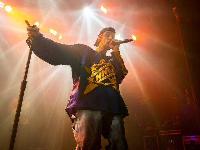 Justin Bieber performs surprise concert in Toronto wearing All-Star jersey