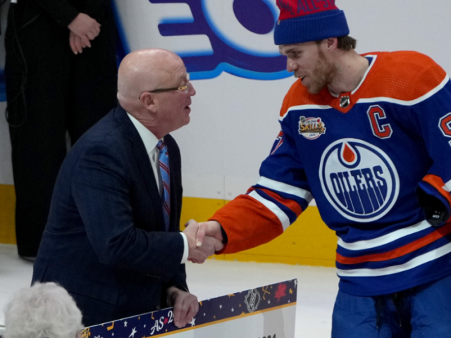 McDavid’s going to give some of his million dollar prize to Oilers teammates