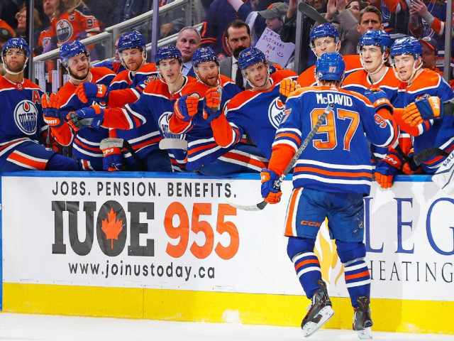 What to watch as Oilers look to tie NHL win streak record vs. Knights