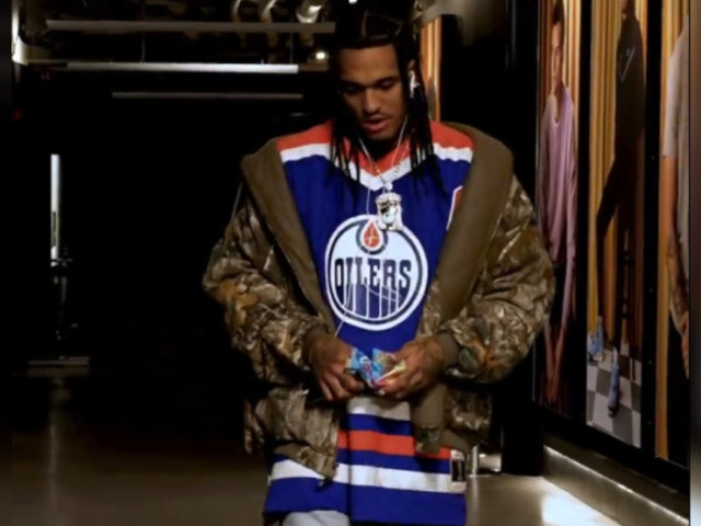 NBA player spotted rocking Oilers jersey before his game