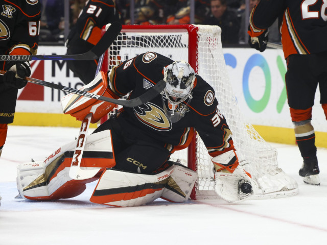 Anaheim Ducks’ John Gibson leaves game vs. Oilers with lower-body injury