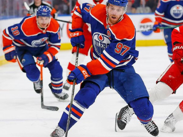 McDavid tallies career-high 6 assists in Oilers' win