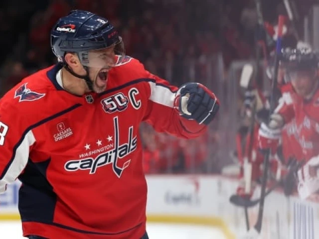 Hat trick vs. Oilers puts Ovechkin 13 goals shy of Gretzky's NHL career goals record