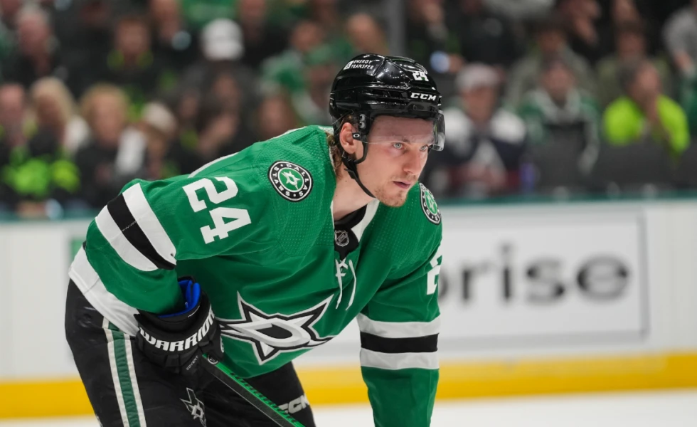 Stars’ Roope Hintz ‘not available day to day’ after taking puck to face