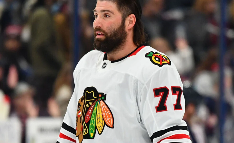 Blackhawks' Maroon to retire after season