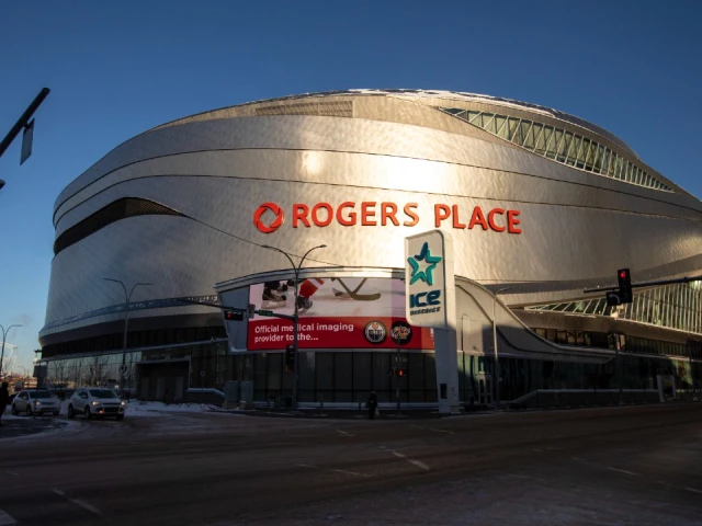 Oilers, Flames game paused after medical emergency in stands