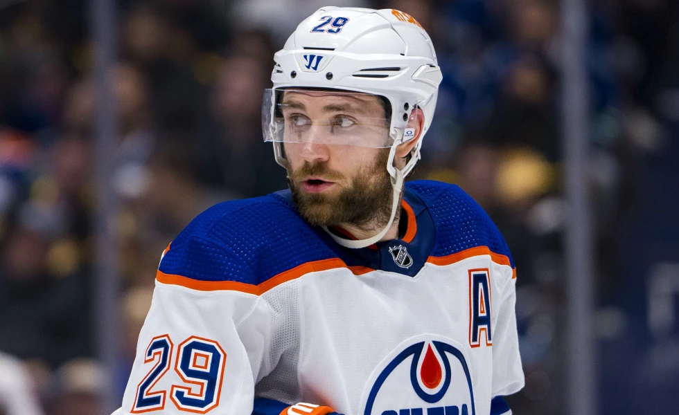 Oilers’ Leon Draisaitl leaves game against Sharks with apparent injury