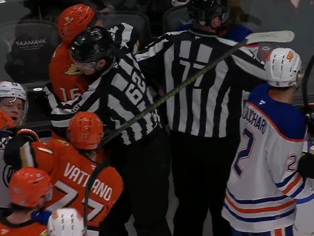 Scrums break out as Oilers-Ducks becomes heated