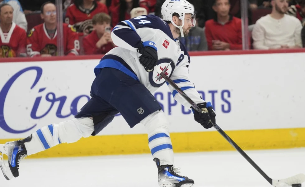 Jets clinch top seed in Western Conference with win vs. Blackhawks