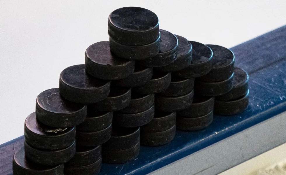 Oilers sign defenceman Atro Leppanen to one-year, entry-level contract