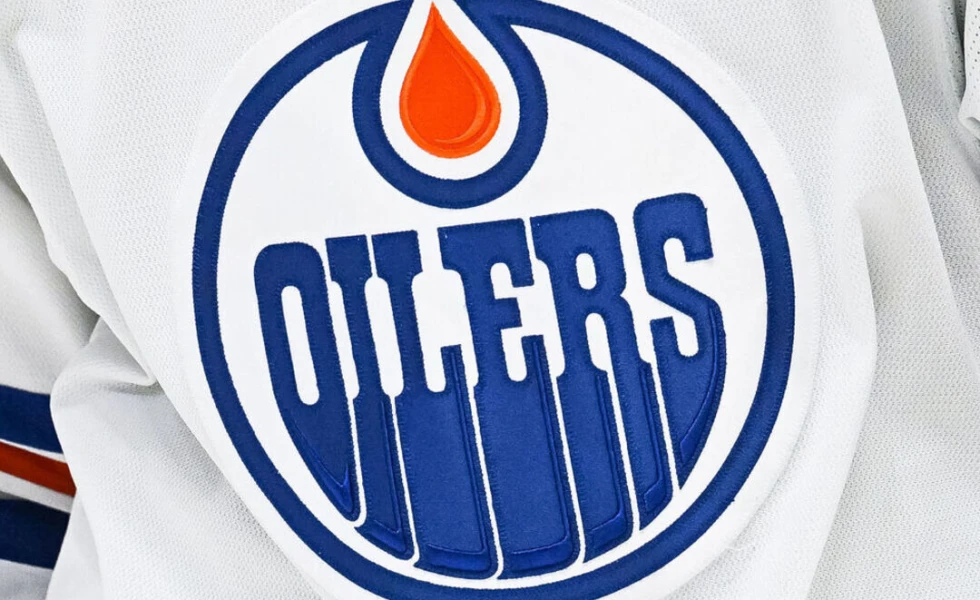 Oilers sign record-breaking Finnish defenseman Leppanen to 1-year ELC